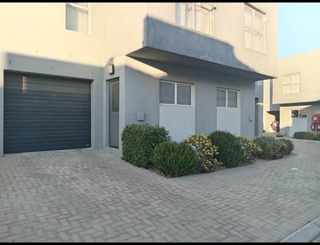 3 BEDROOM DUPLEX TO LET IN PARKLANDS